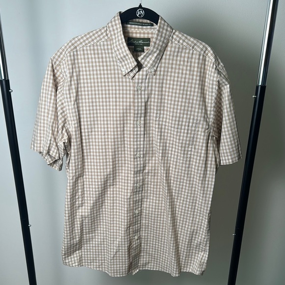 Eddie Bauer Plaid Short Sleeve Wrinkle Resistant Relaxed Fit Button Down Shirt - Picture 1 of 7